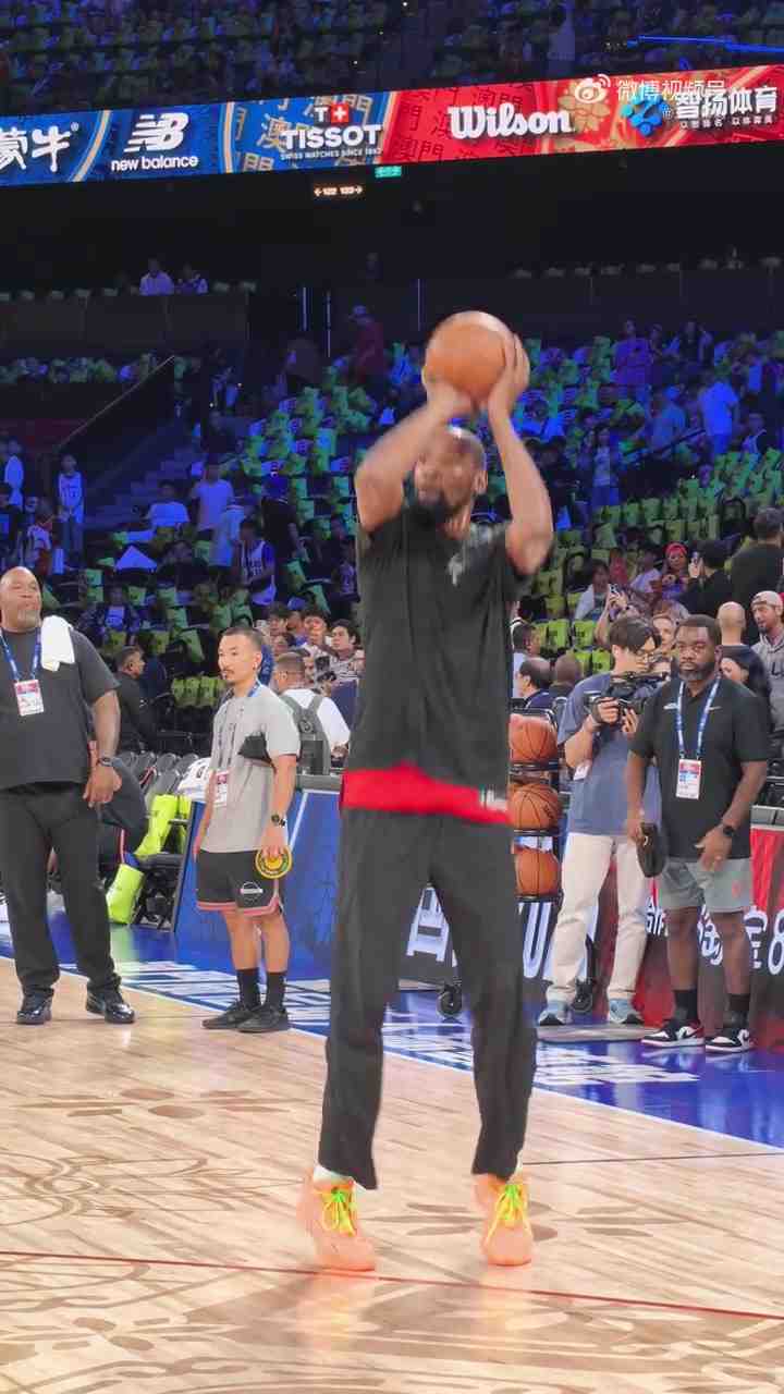 NBA中国赛即将开战！杜兰特进行赛前投篮热身！